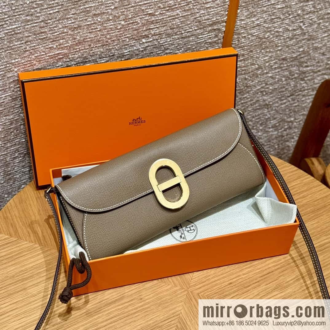 Chaine d'Ancre To Go Wallet, Pig Nose Togo Elephant Grey Gold Buckle