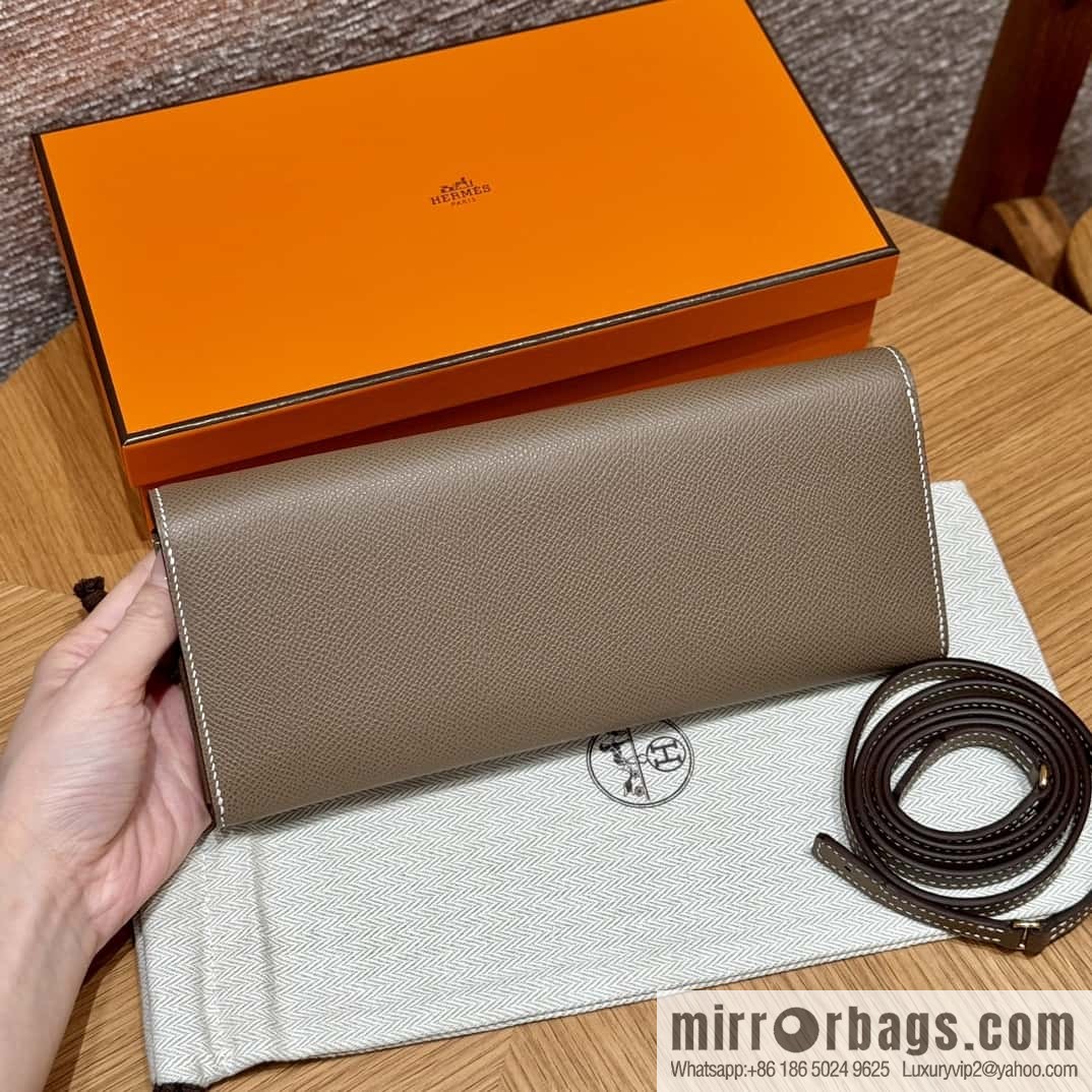 Chaine d'Ancre To Go Wallet, Pig Nose Togo Elephant Grey Gold Buckle