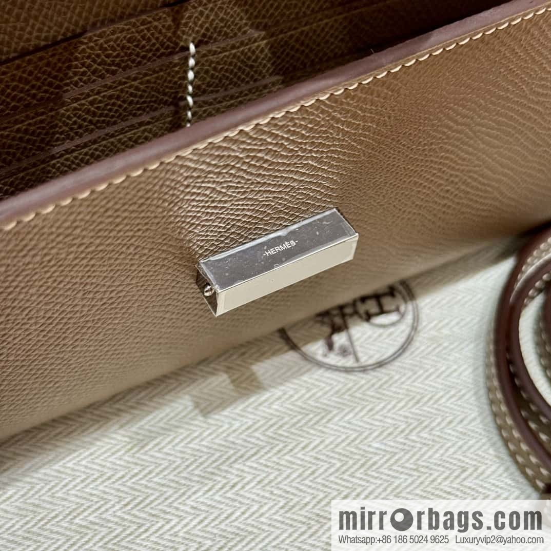 Chaine d'Ancre To Go wallet, pig nose togo elephant gray silver buckle