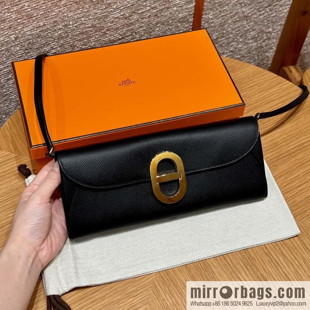 Chaine d'Ancre To Go wallet, pig nose togo black gold buckle