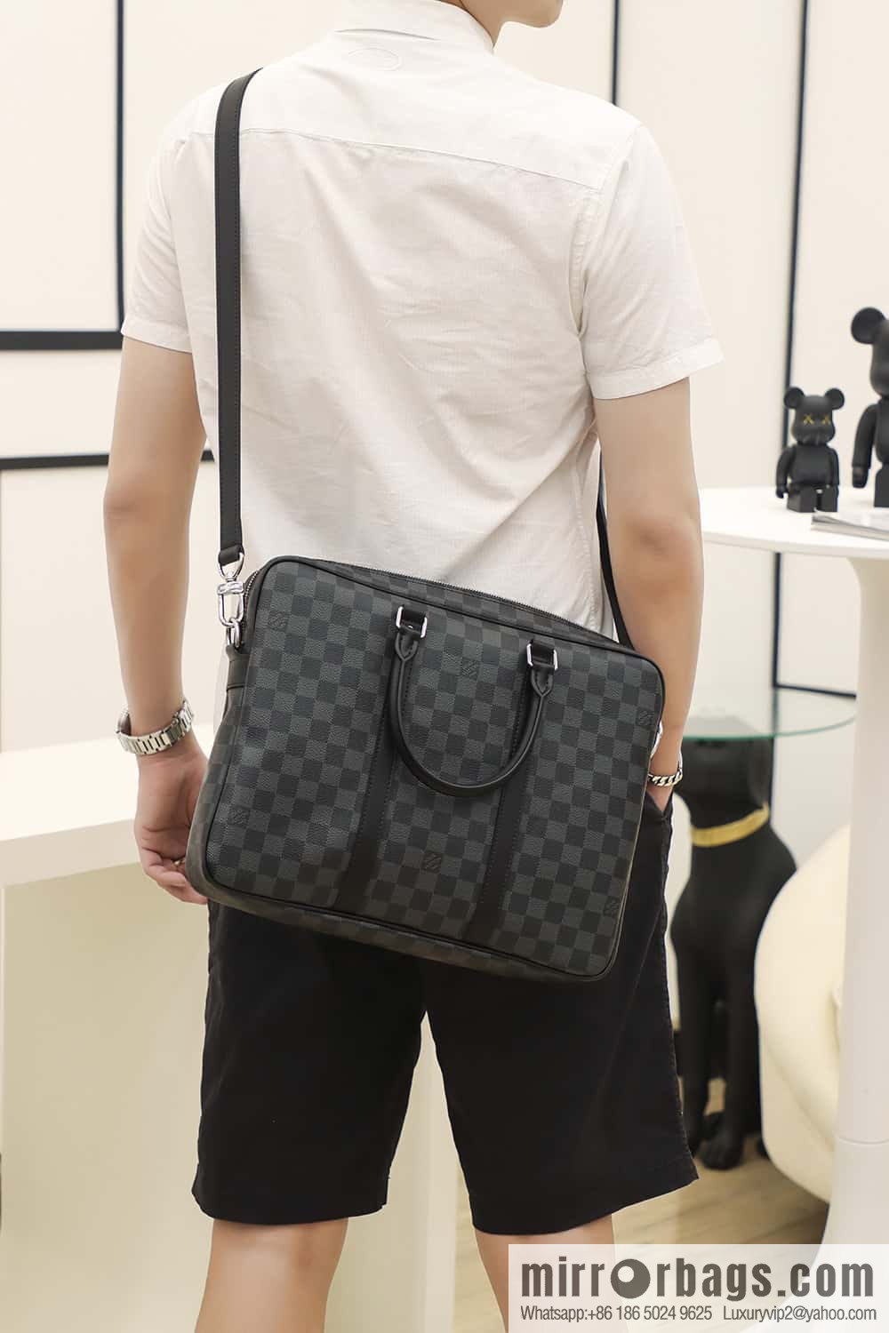 LV 𝐏𝐎𝐑𝐓𝐄 𝐃𝐎𝐂𝐔𝐌𝐄𝐍𝐓𝐒 𝐕𝐎𝐘𝐀𝐆𝐄 briefcase M41478