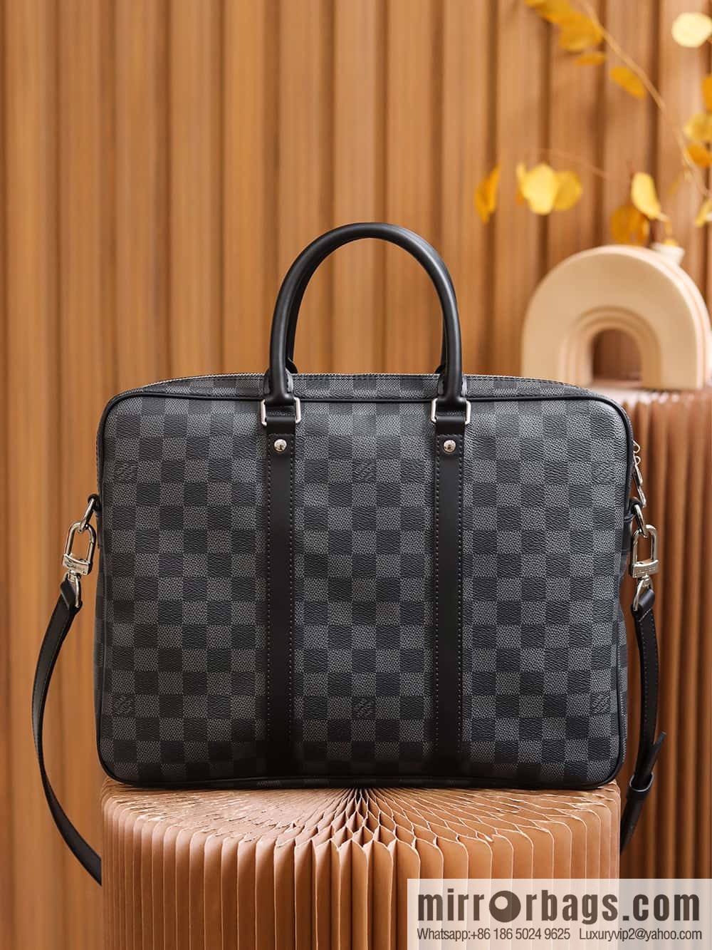 LV 𝐏𝐎𝐑𝐓𝐄 𝐃𝐎𝐂𝐔𝐌𝐄𝐍𝐓𝐒 𝐕𝐎𝐘𝐀𝐆𝐄 briefcase M41478