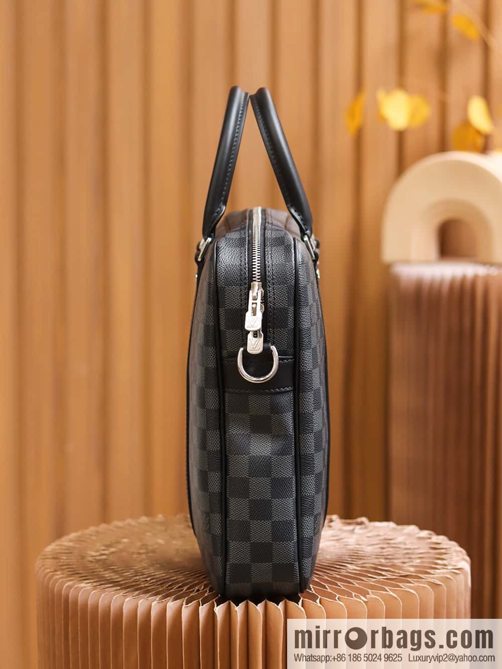 LV 𝐏𝐎𝐑𝐓𝐄 𝐃𝐎𝐂𝐔𝐌𝐄𝐍𝐓𝐒 𝐕𝐎𝐘𝐀𝐆𝐄 briefcase M41478