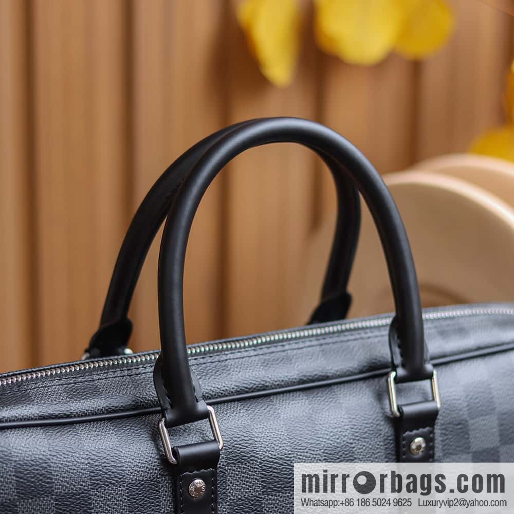 LV 𝐏𝐎𝐑𝐓𝐄 𝐃𝐎𝐂𝐔𝐌𝐄𝐍𝐓𝐒 𝐕𝐎𝐘𝐀𝐆𝐄 briefcase M41478