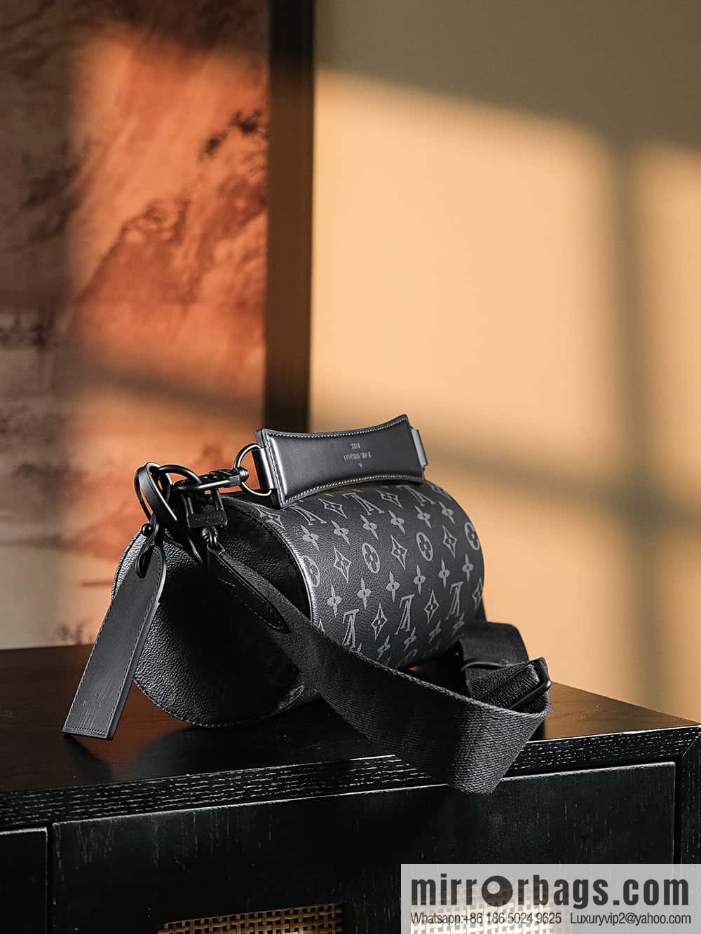 LV M46796 SOFT POLOCHON Small handbag