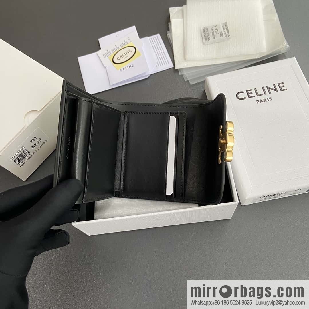 CELINE TRIOMPHE shiny cow leather wallet 10D782CQH.04LU783