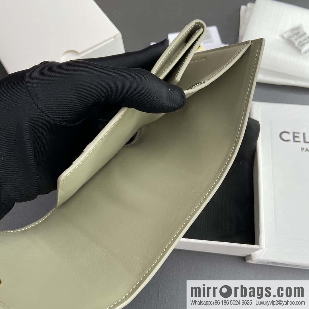 CELINE TRIOMPHE shiny cow leather wallet 10D782CQH.04LU783