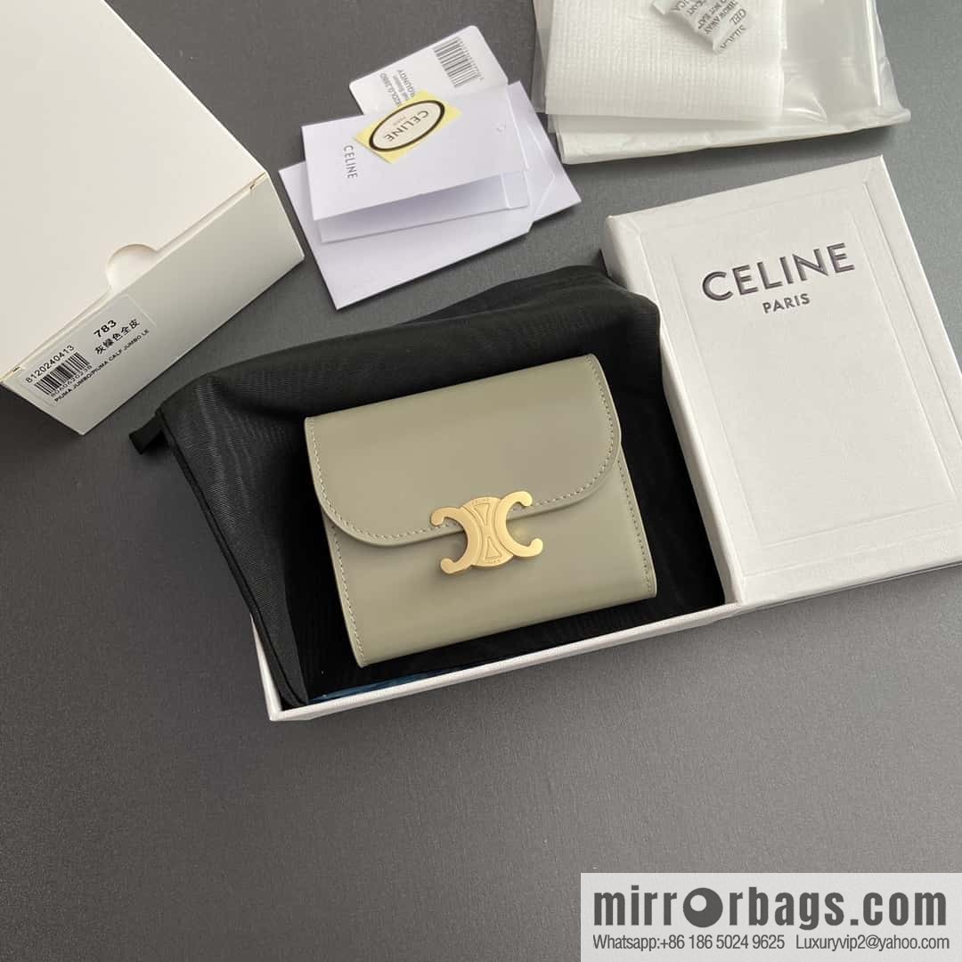 CELINE TRIOMPHE shiny cow leather wallet 10D782CQH.04LU783