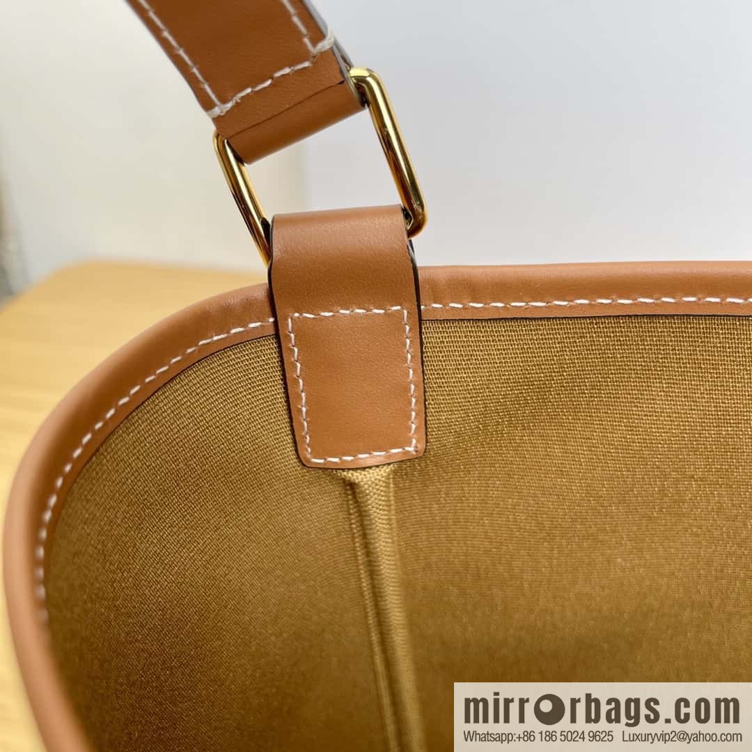 CELINE TRIOMPHE CANVAS Medium Barrel 191132