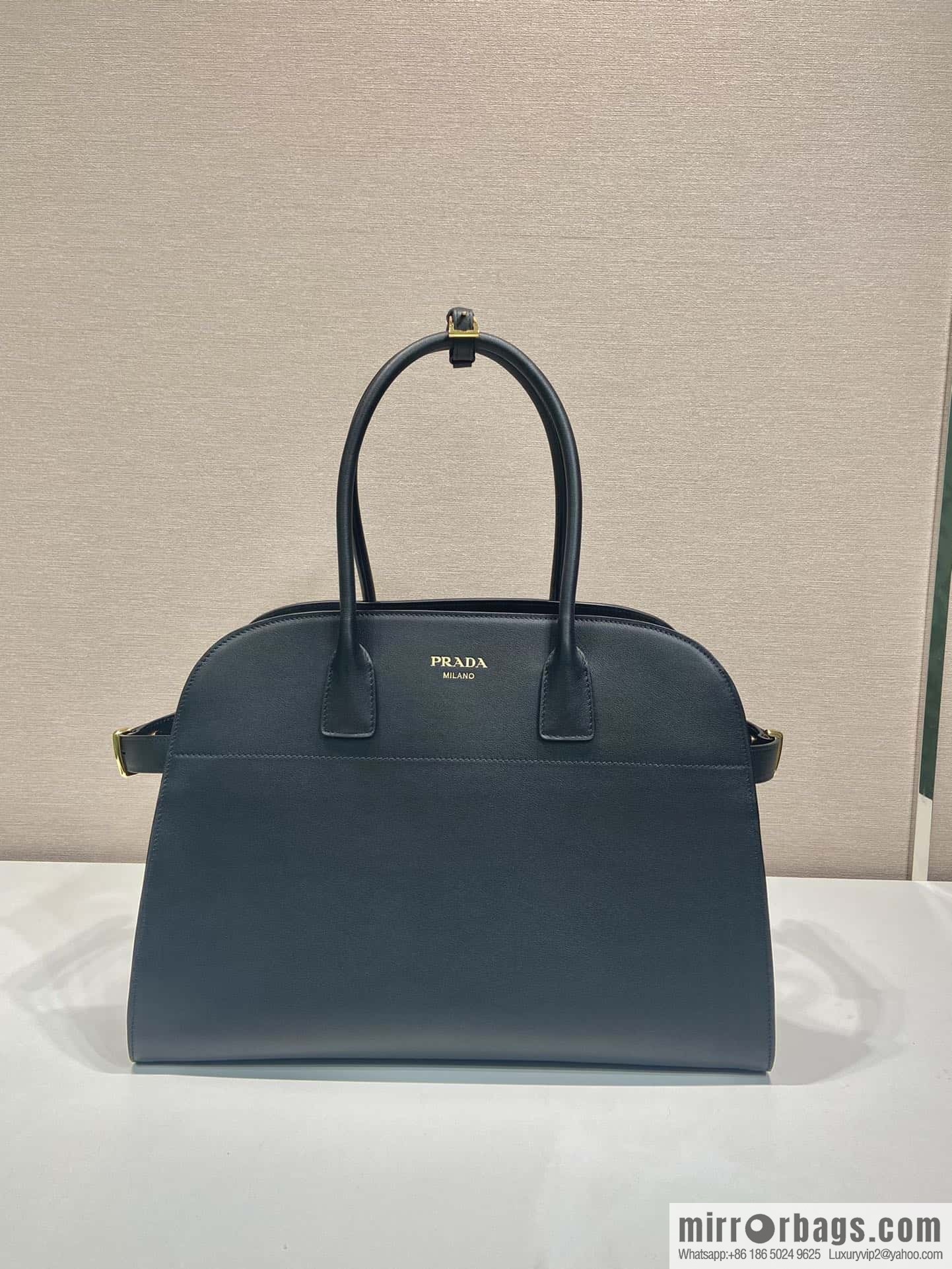 PRADA 🎉 new tote bag 🎉 1BG508