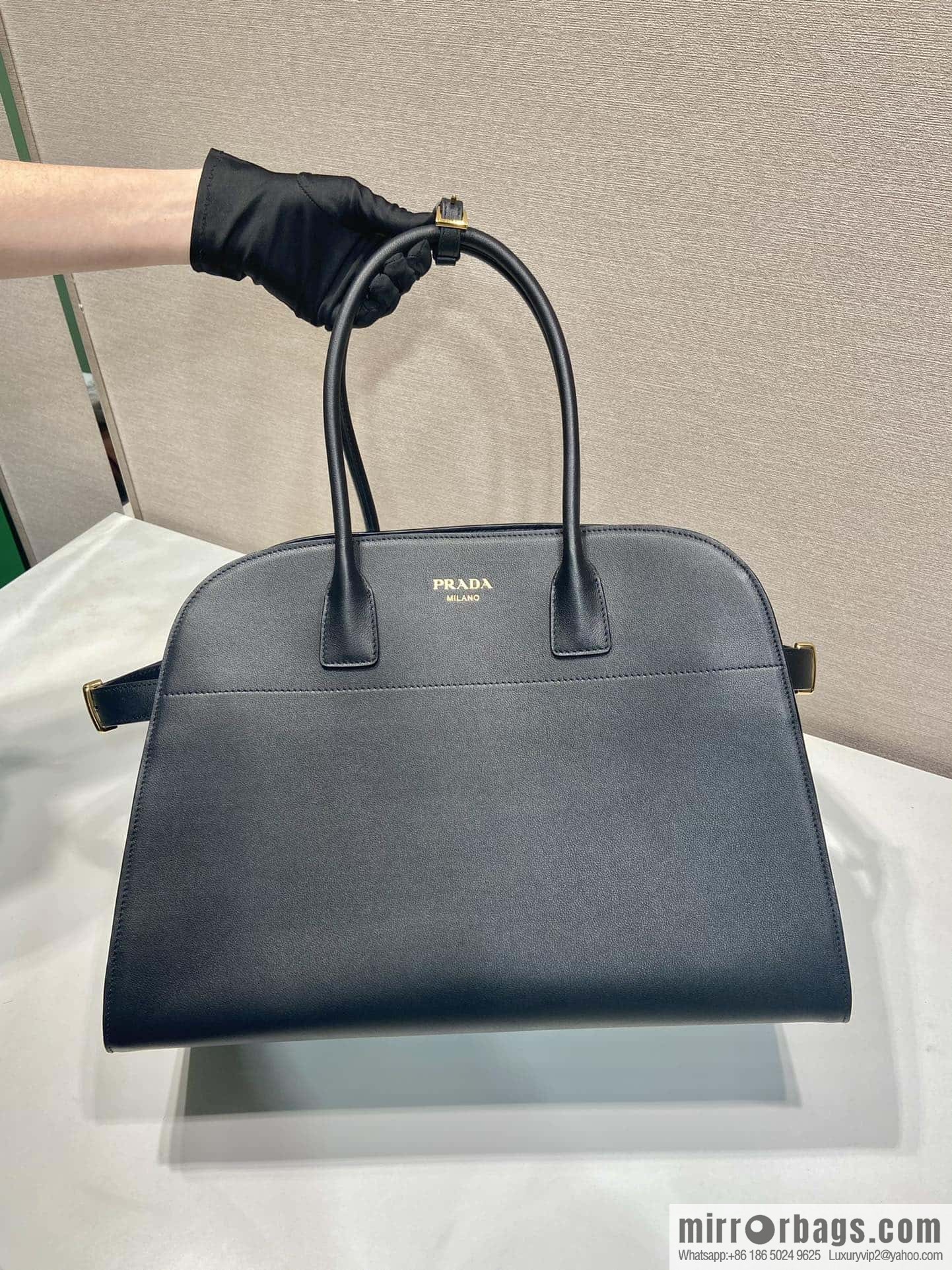 PRADA 🎉 new tote bag 🎉 1BG508
