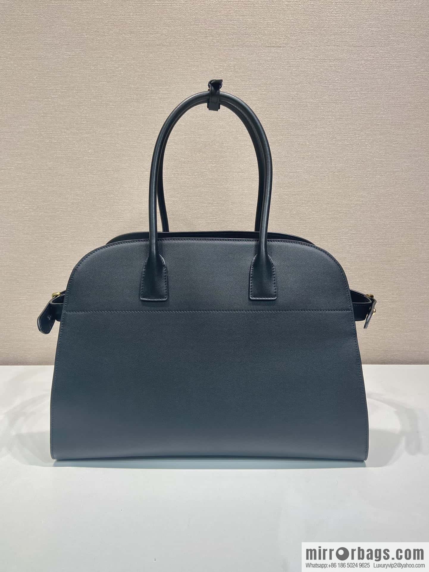 PRADA 🎉 new tote bag 🎉 1BG508