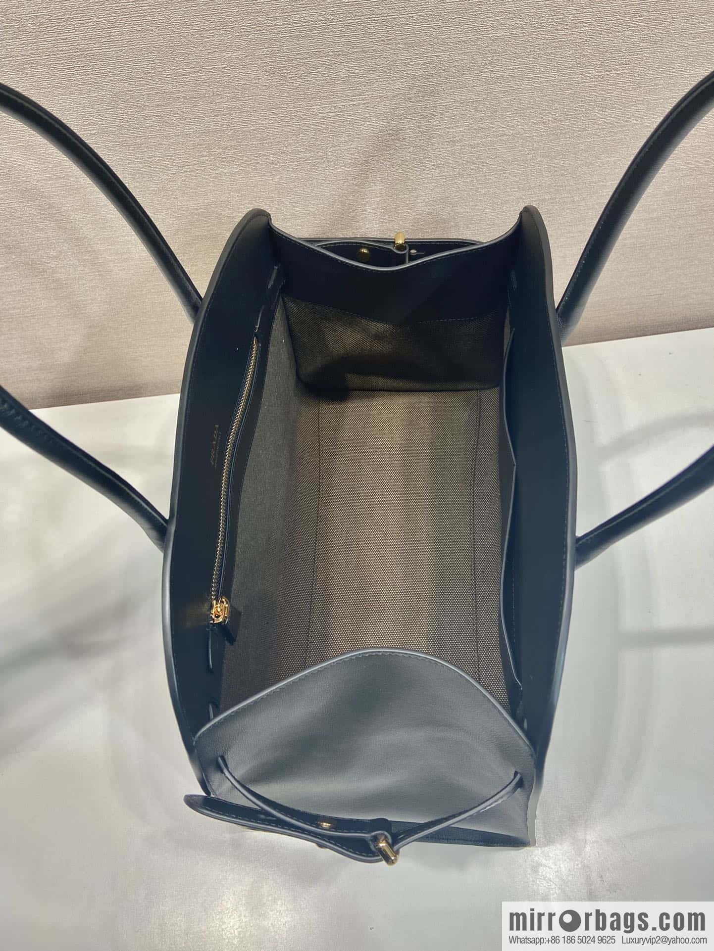 PRADA 🎉 new tote bag 🎉 1BG508