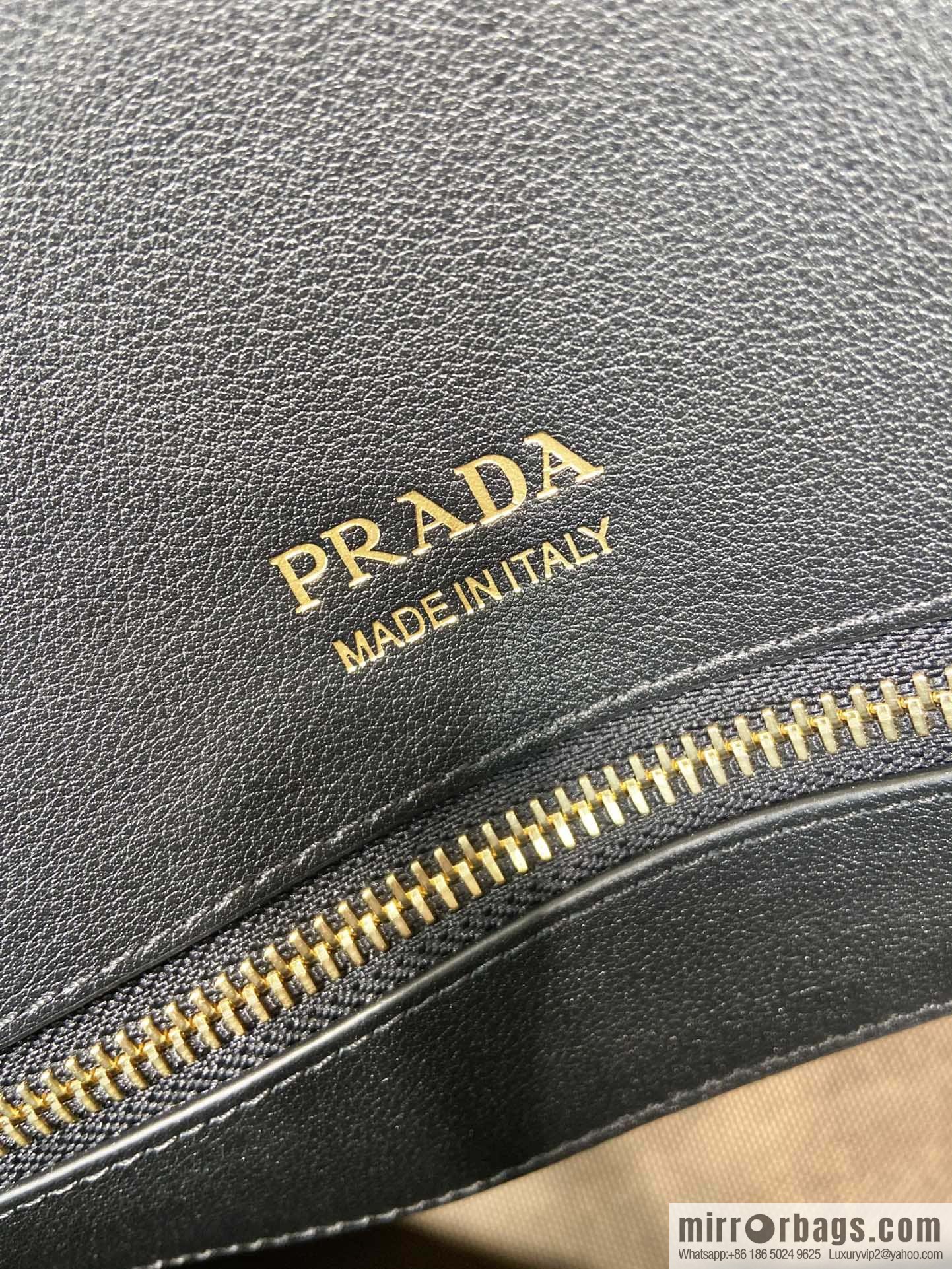 PRADA 🎉 new tote bag 🎉 1BG508