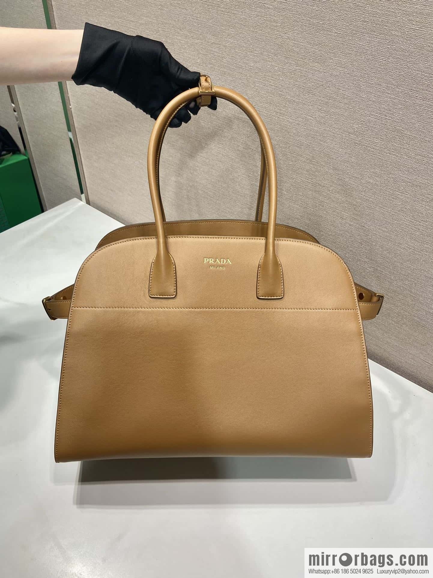 PRADA 🎉 new tote bag 🎉 1BG508