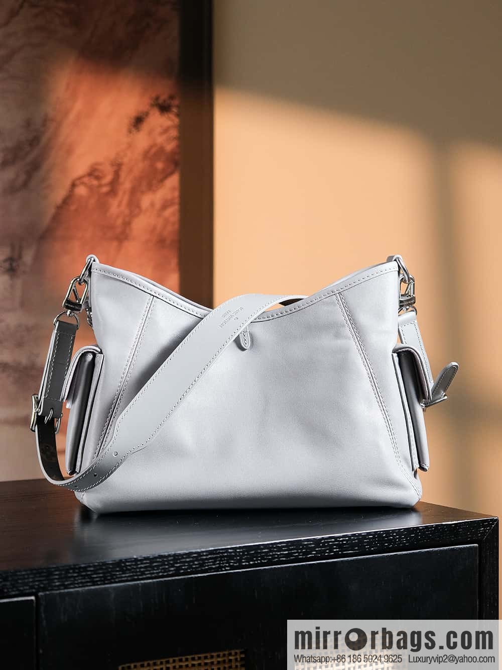 LV M12579 CarryAll Cargo PM