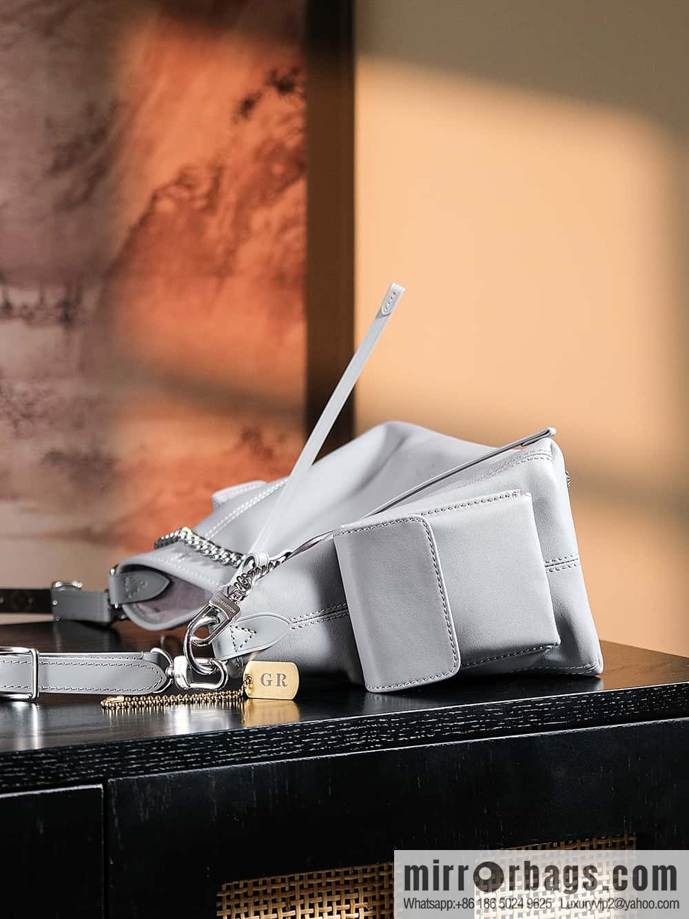 LV M12579 CarryAll Cargo PM