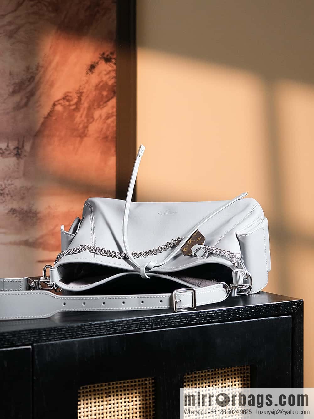 LV M12579 CarryAll Cargo PM