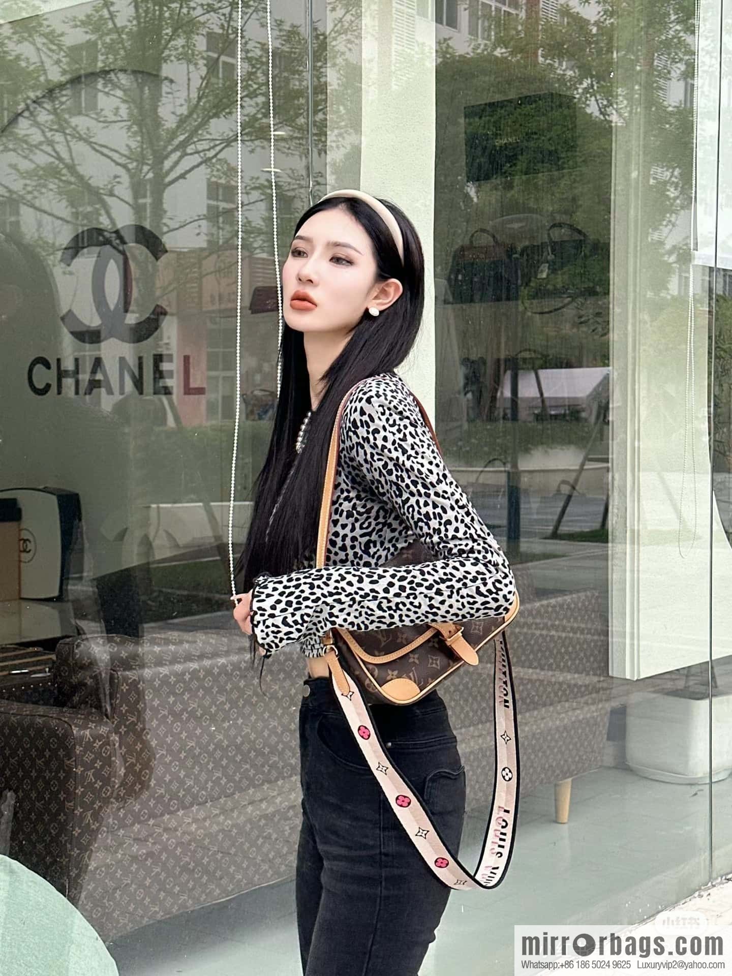 LV M45985 DIANE handbag