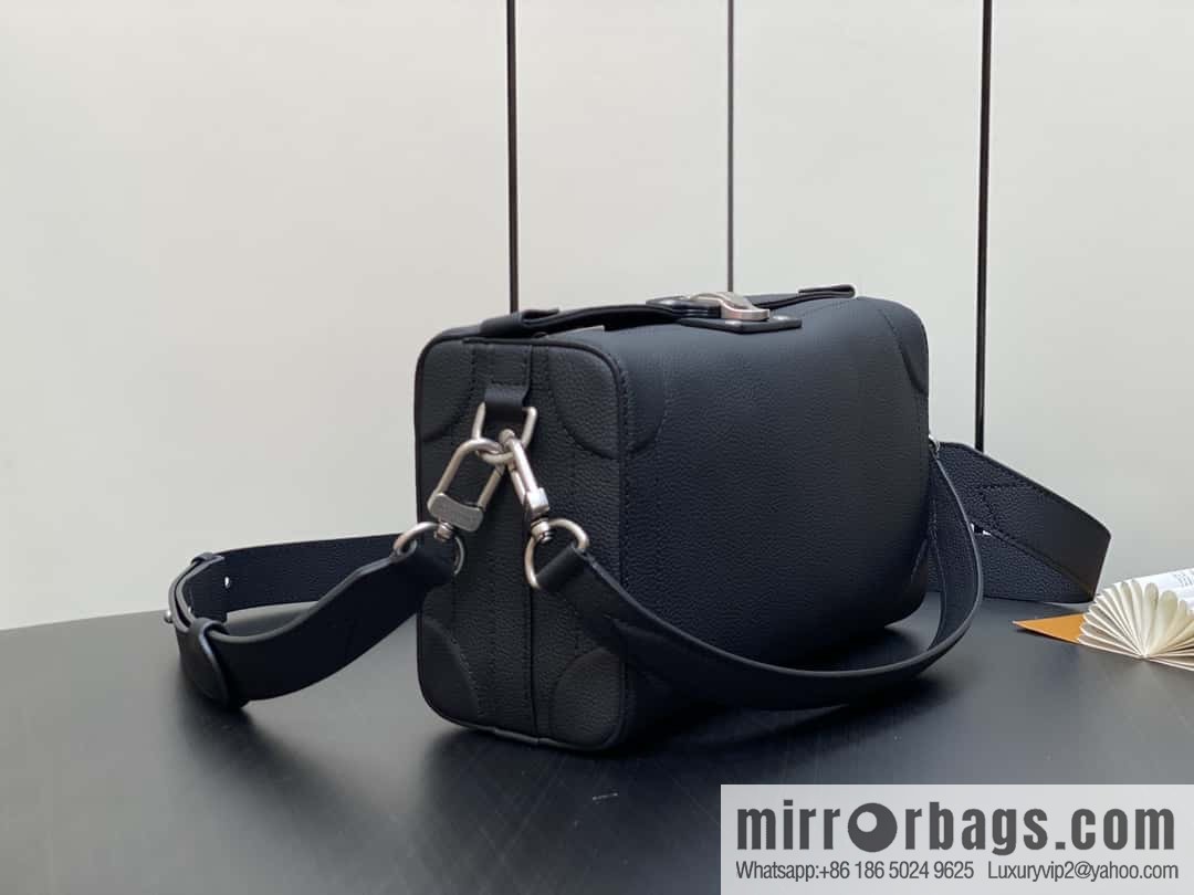 [Original order boutique] M11615 black full leather men's bag mailman bag series SOUL SIDE TRUNK EAST WEST mailman handbag
