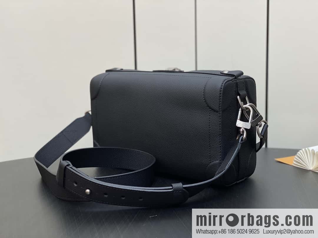 [Original order boutique] M11615 black full leather men's bag mailman bag series SOUL SIDE TRUNK EAST WEST mailman handbag