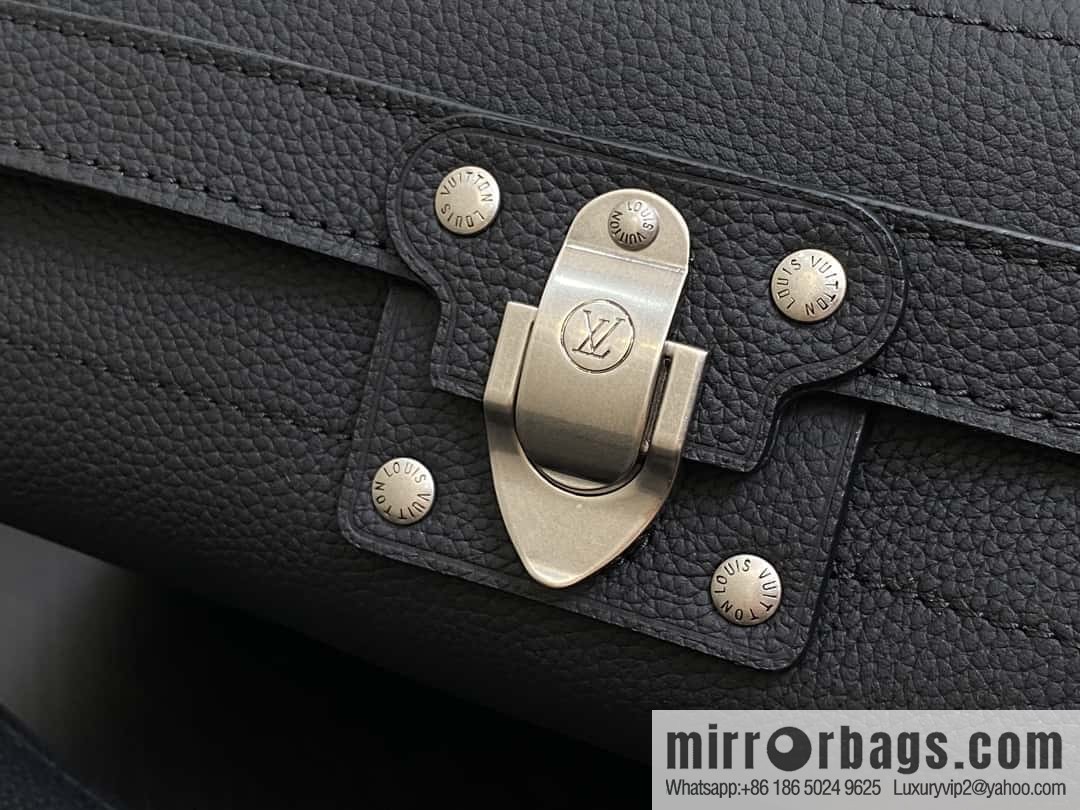 [Original order boutique] M11615 black full leather men's bag mailman bag series SOUL SIDE TRUNK EAST WEST mailman handbag