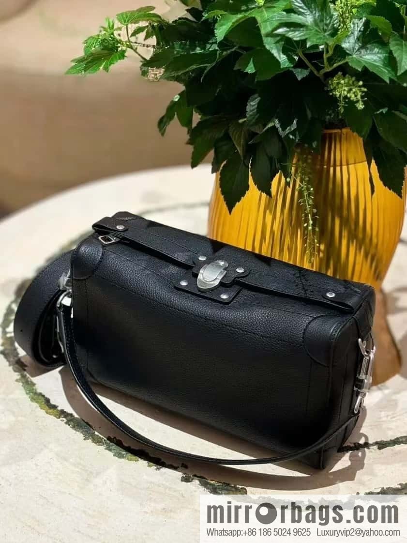 [Original order boutique] M11615 black full leather men's bag mailman bag series SOUL SIDE TRUNK EAST WEST mailman handbag
