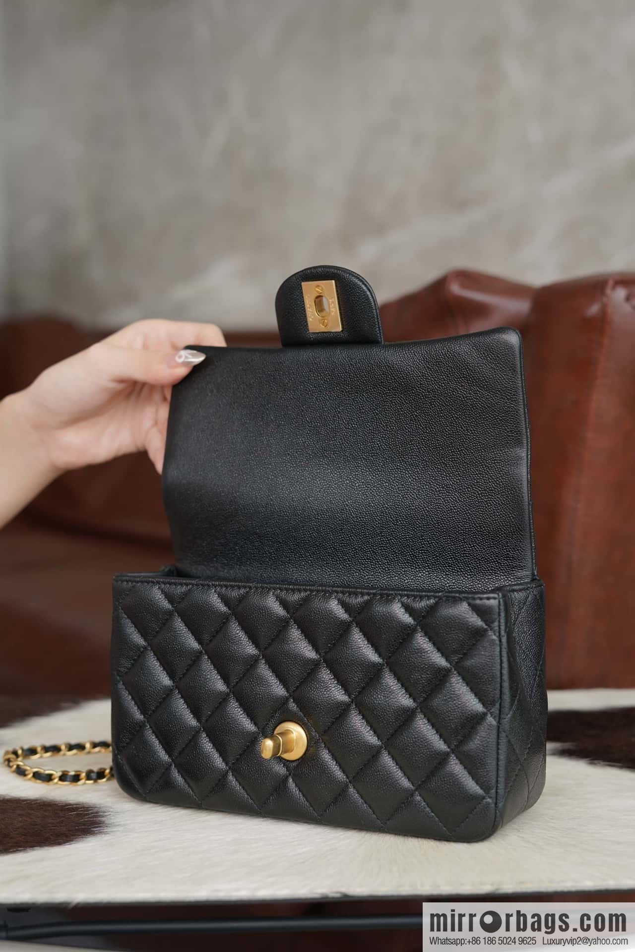 CHANEL 21S Handle CF Mini Black Gold 🖤 AS2431
