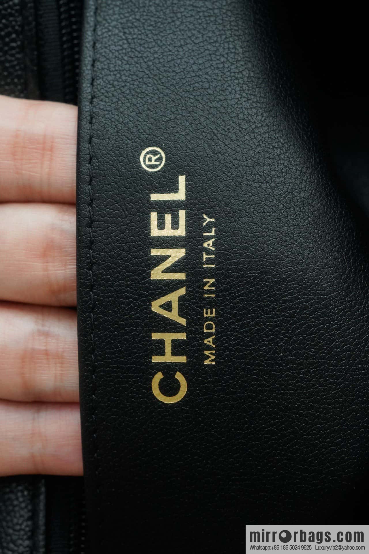 CHANEL 21S Handle CF Mini Black Gold 🖤 AS2431