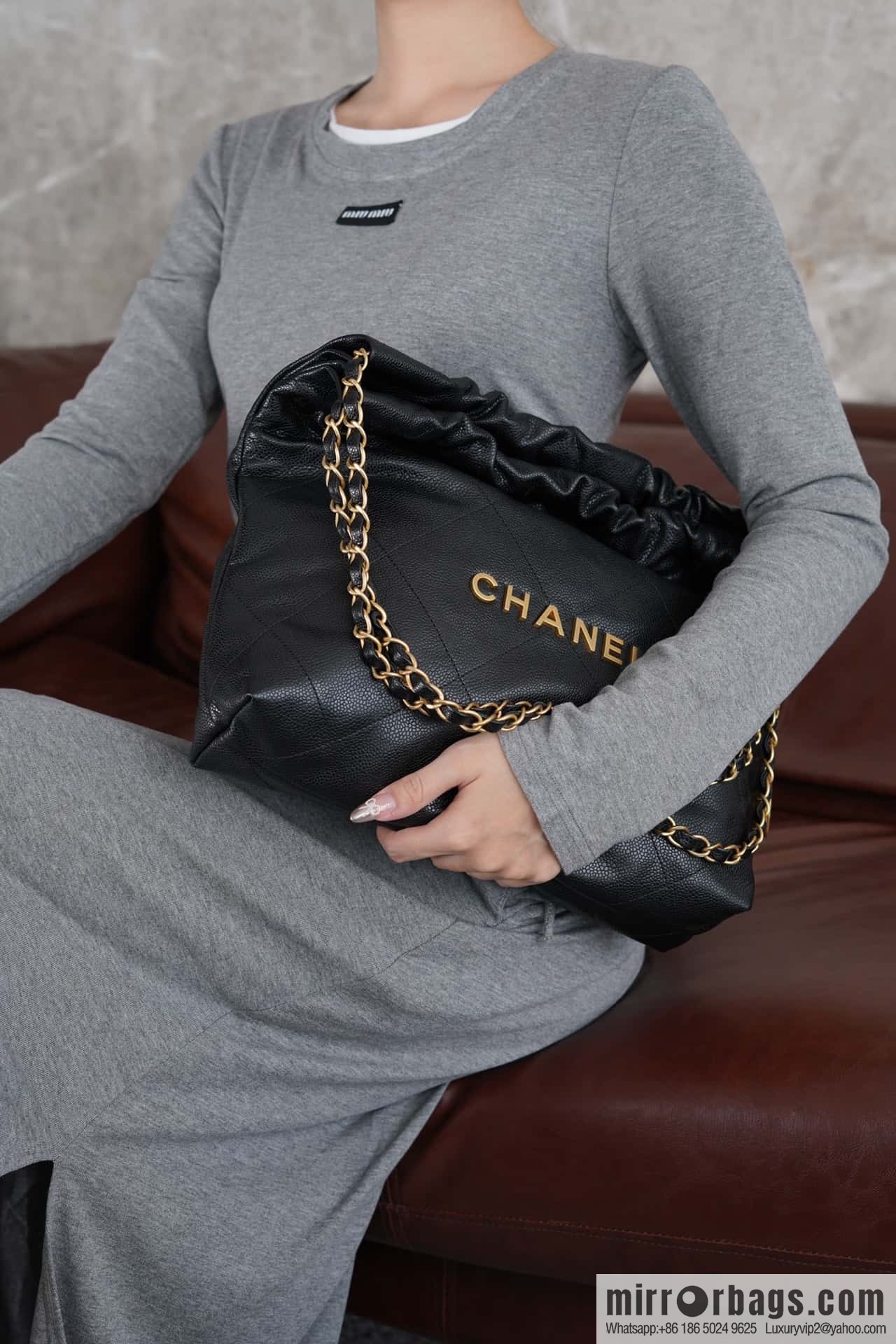 CHANEL New Lychee Pattern Handbag, Small Black Gold Buckle AS3260