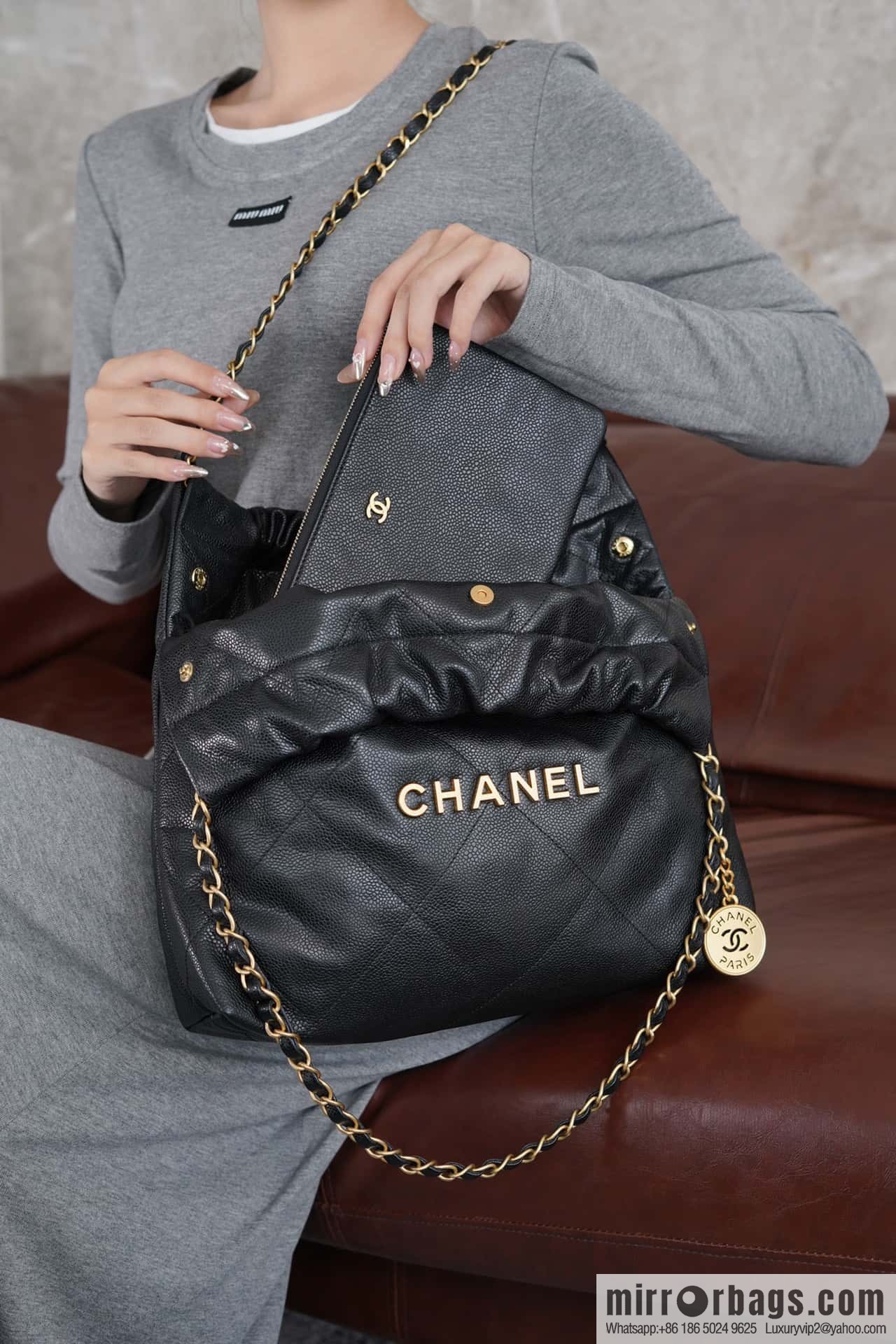 CHANEL New Lychee Pattern Handbag, Small Black Gold Buckle AS3260
