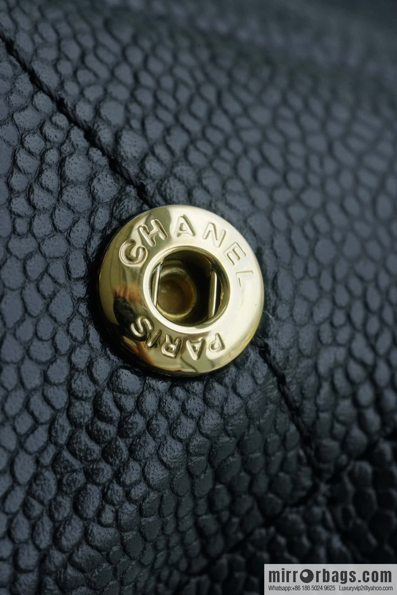 CHANEL New Lychee Pattern Handbag, Small Black Gold Buckle AS3260