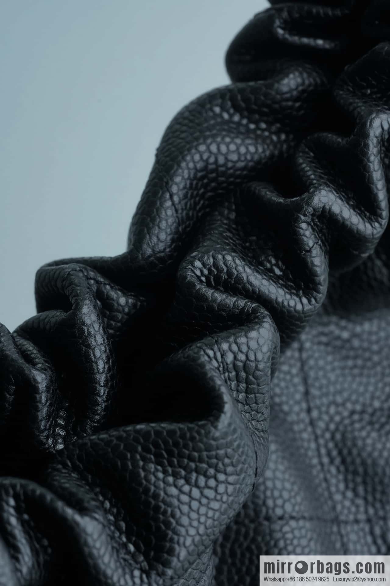 CHANEL New Lychee Pattern Handbag, Small Black Gold Buckle AS3260