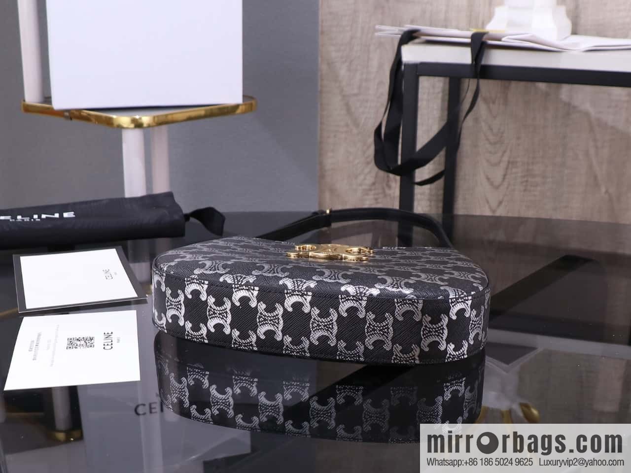 CELIN_E 2024 | TILLY medium shiny cow leather handbag The latest armpit bag number: 115703BF4.38NO