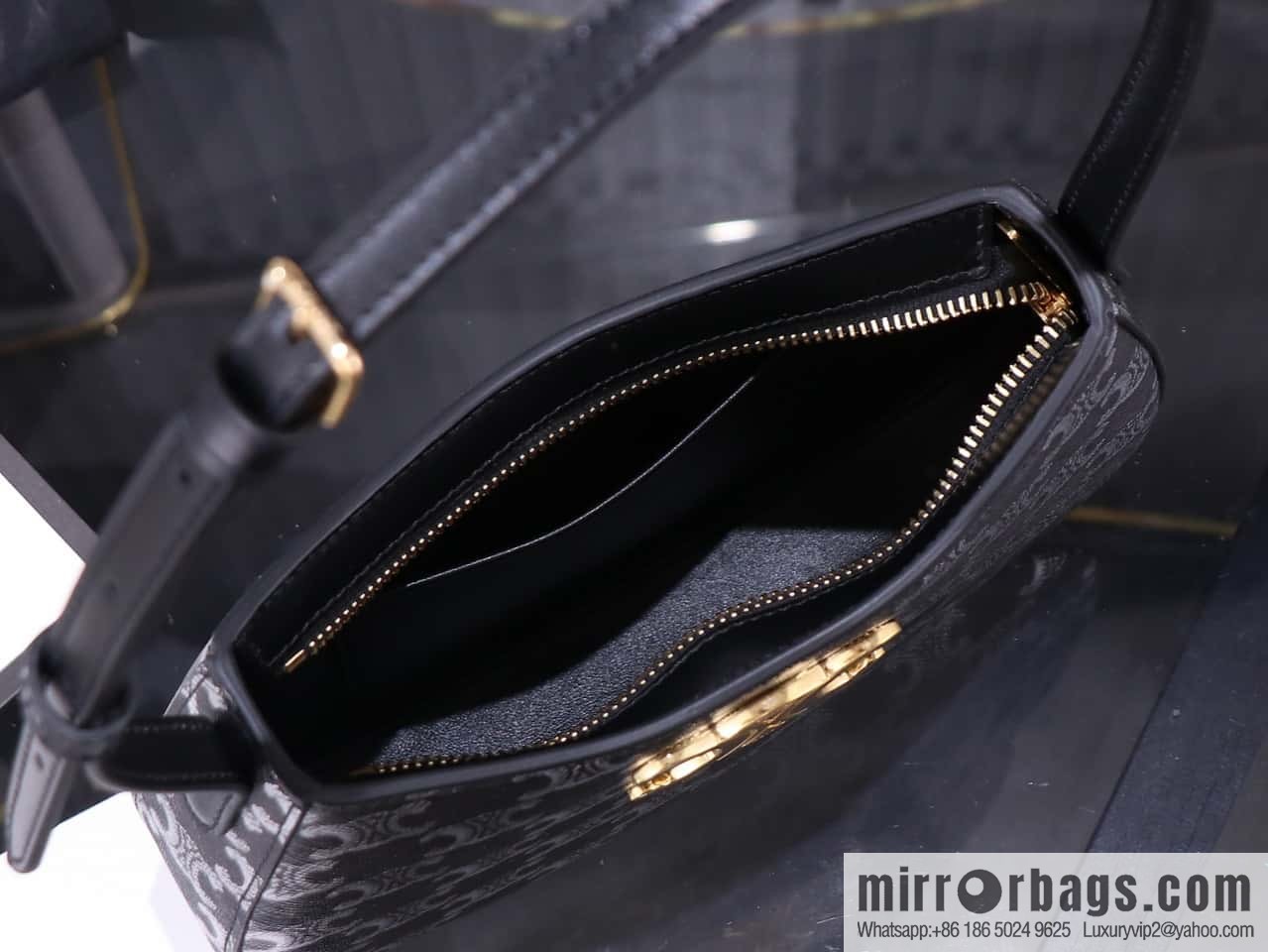 CELIN_E 2024 | TILLY medium shiny cow leather handbag The latest armpit bag number: 115703BF4.38NO