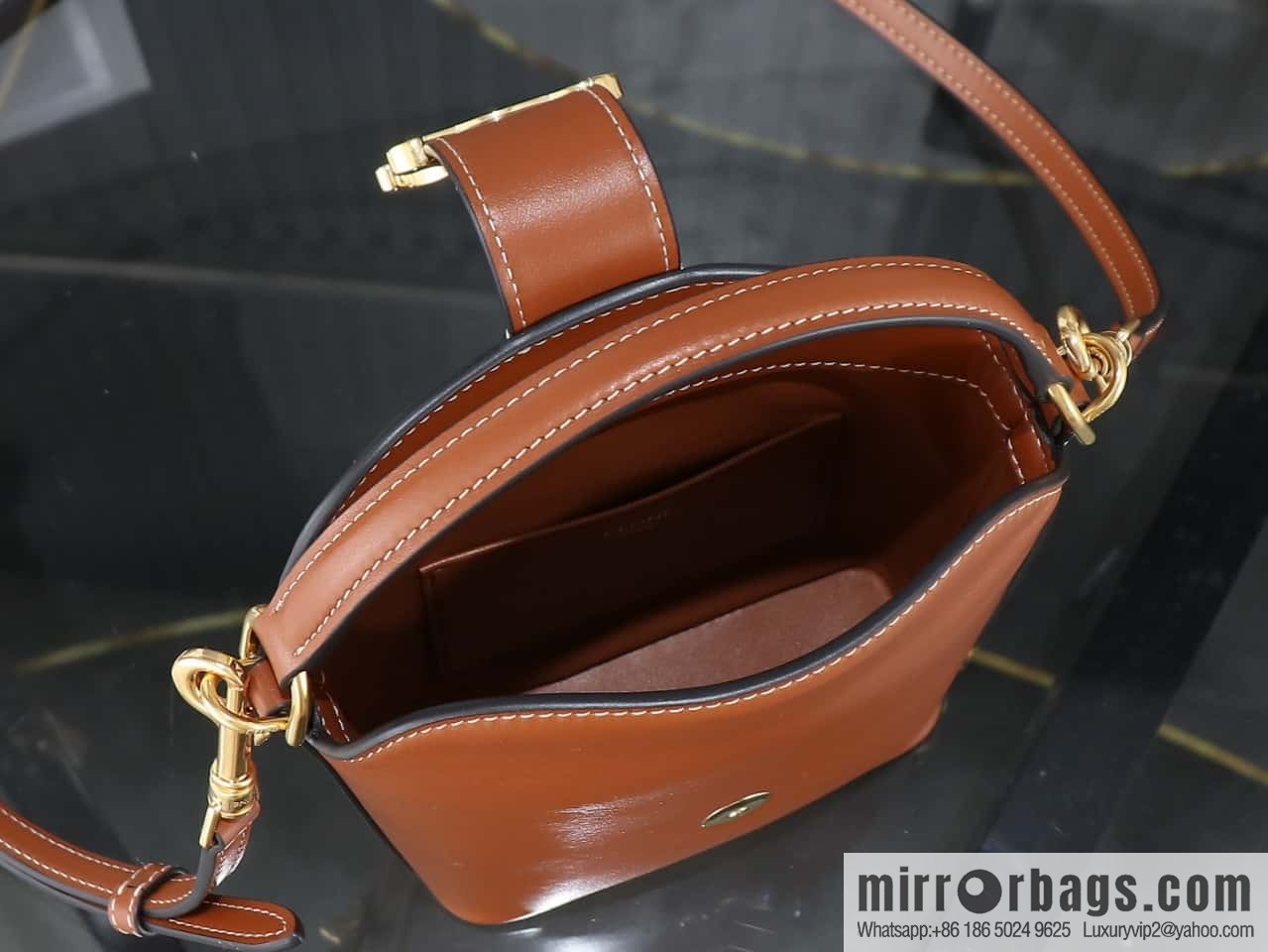 [Premium quality, all-steel hardware] CELIN_E TRIOMPHE mini cowhide bucket bag model: 10k943