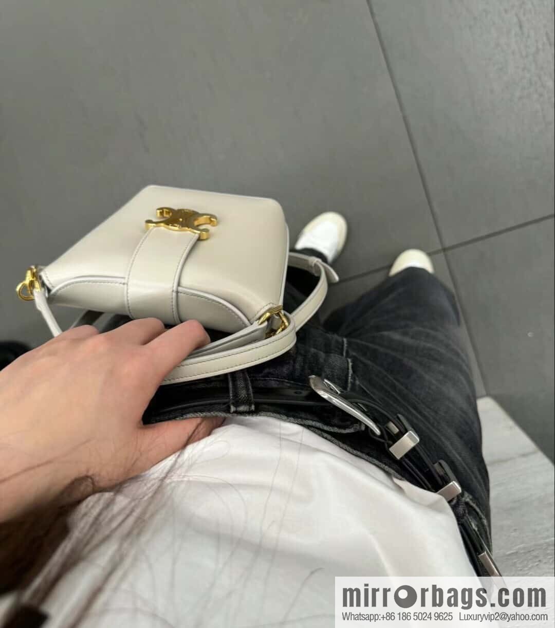 [Premium quality, all-steel hardware] CELIN_E TRIOMPHE mini cowhide bucket bag model: 10k943