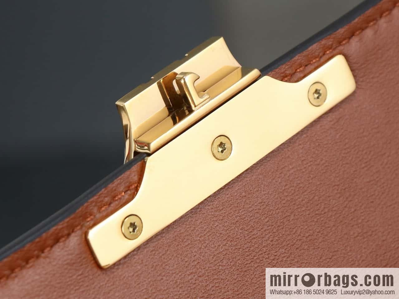 Premium all-steel hardware 】 𝗖𝗘𝗟𝗜𝗡𝗘 𝑻𝒓𝒊𝒐𝒎𝒑𝒉𝒆 chain armpit bag Model: 197992