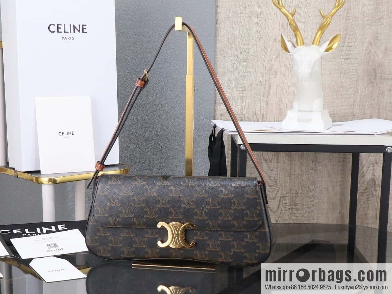 [Premium quality, all-steel hardware] LOLA medium bright cow leather handbag number: 115533
