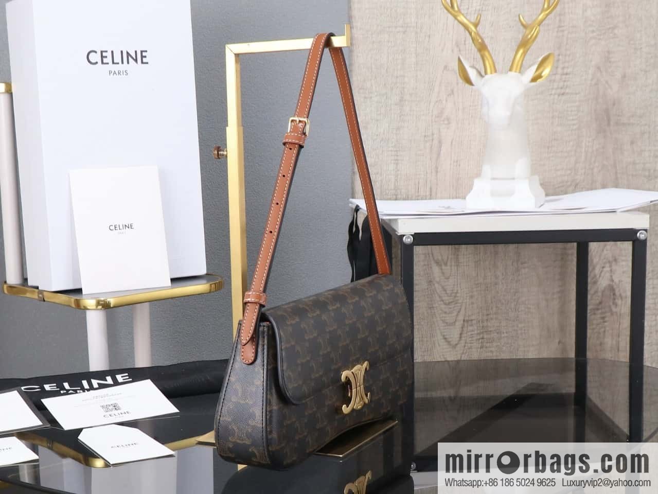 [Premium quality, all-steel hardware] LOLA medium bright cow leather handbag number: 115533
