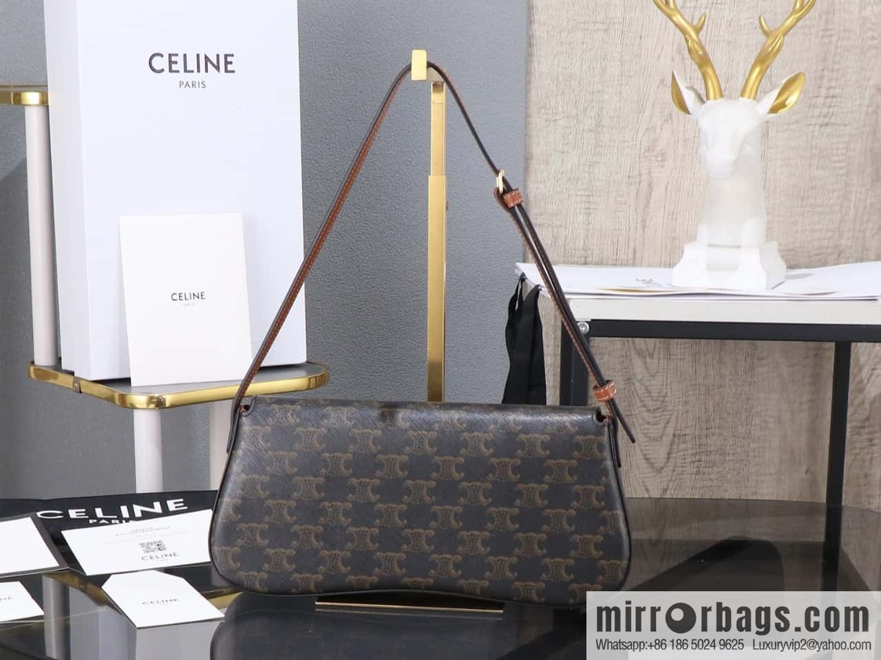 [Premium quality, all-steel hardware] LOLA medium bright cow leather handbag number: 115533