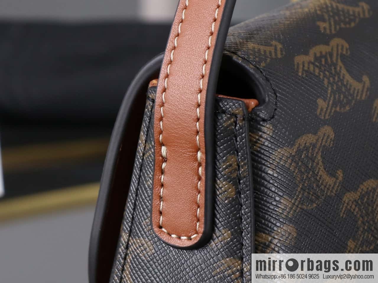 [Premium quality, all-steel hardware] LOLA medium bright cow leather handbag number: 115533