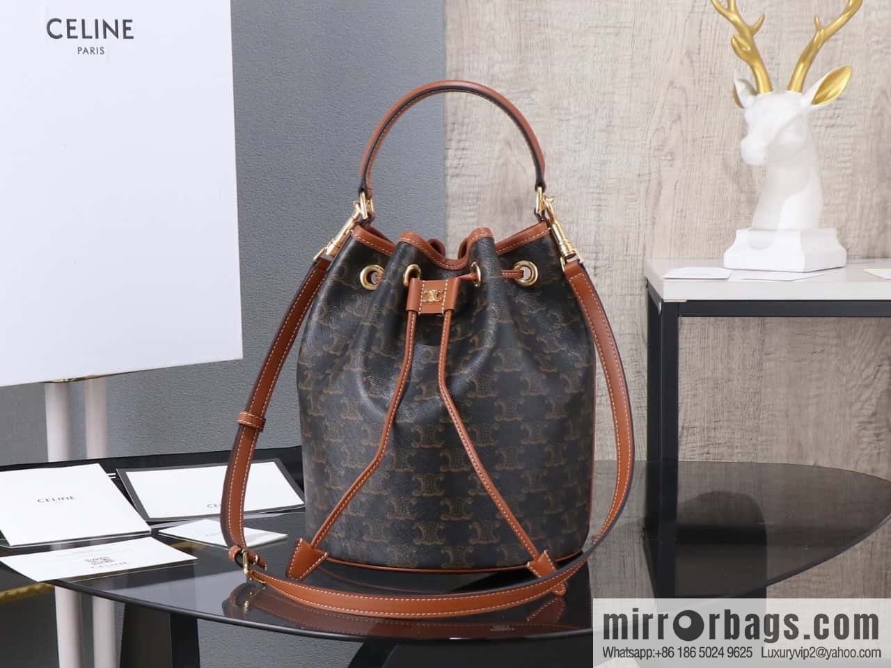 [Premium all-steel hardware] CLARA logo printed cow leather handbag number: 116882FQM.04LU