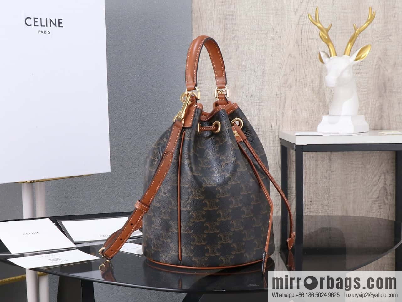 [Premium all-steel hardware] CLARA logo printed cow leather handbag number: 116882FQM.04LU