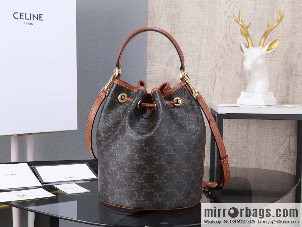 [Premium all-steel hardware] CLARA logo printed cow leather handbag number: 116882FQM.04LU