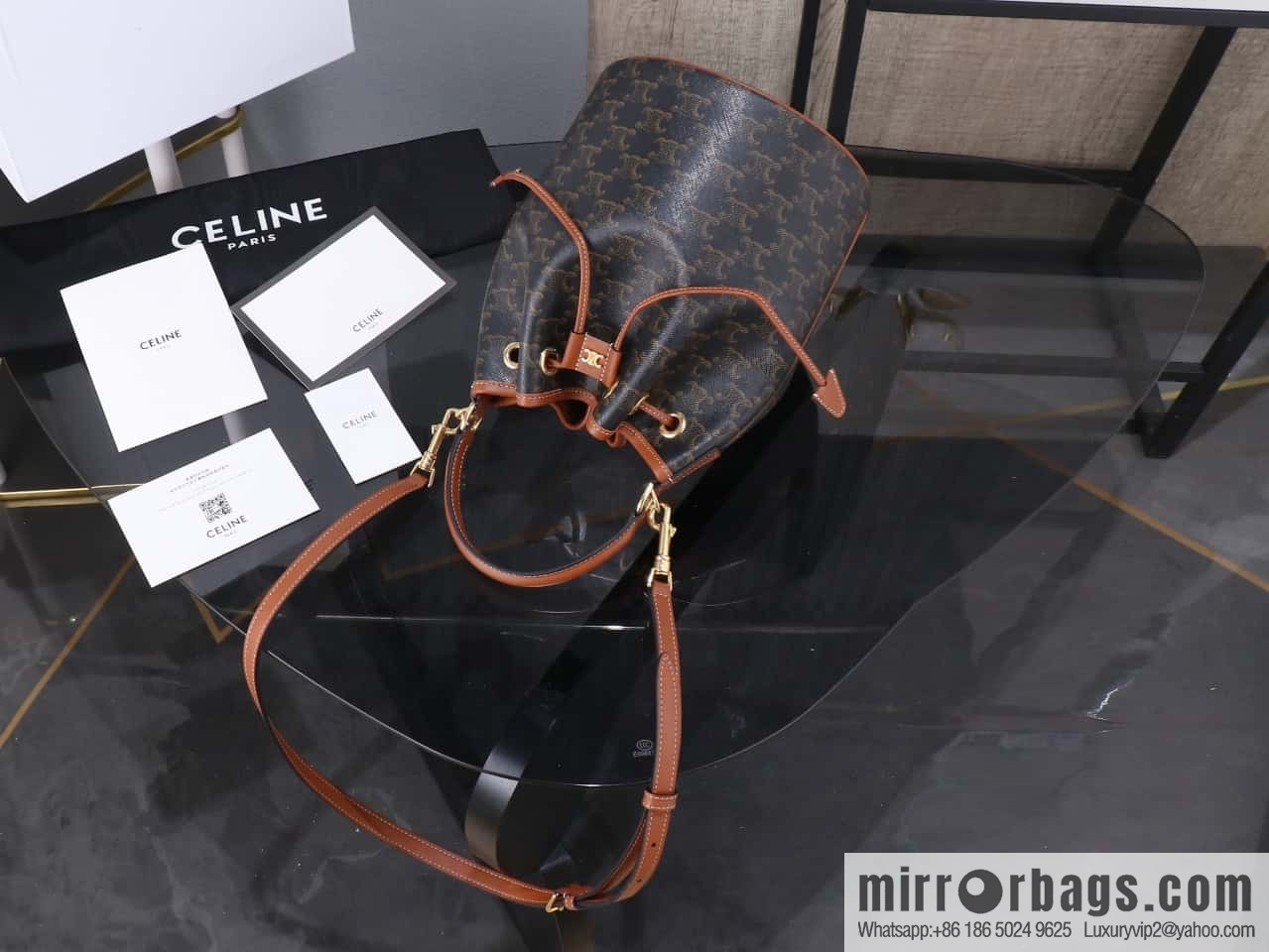 [Premium all-steel hardware] CLARA logo printed cow leather handbag number: 116882FQM.04LU