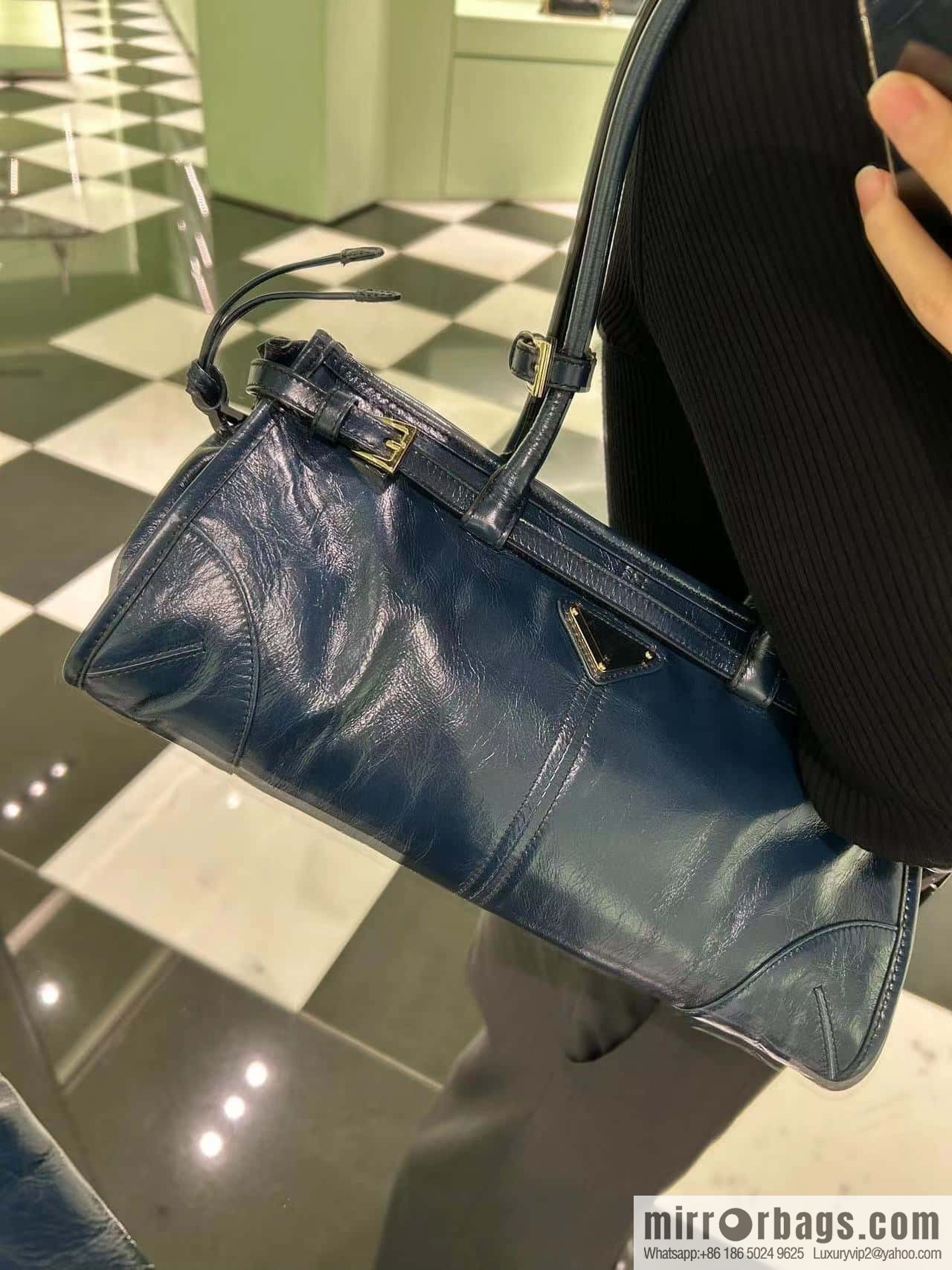 PRADA 🎉 LusSo lf oil wax leather 🎉 1BA426 small new color🎉🎉