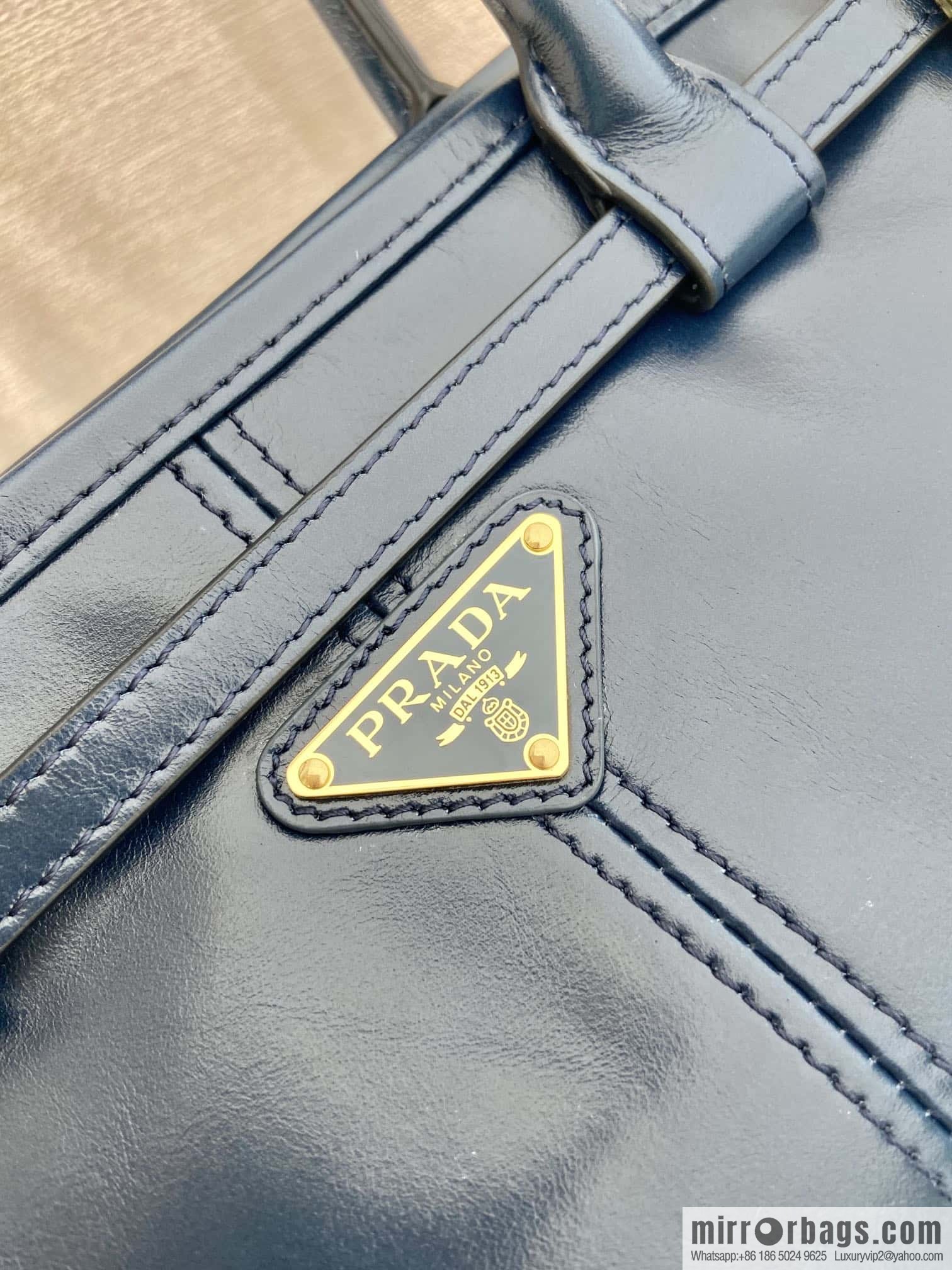 PRADA 🎉 LusSo lf oil wax leather 🎉 1BA426 small new color🎉🎉