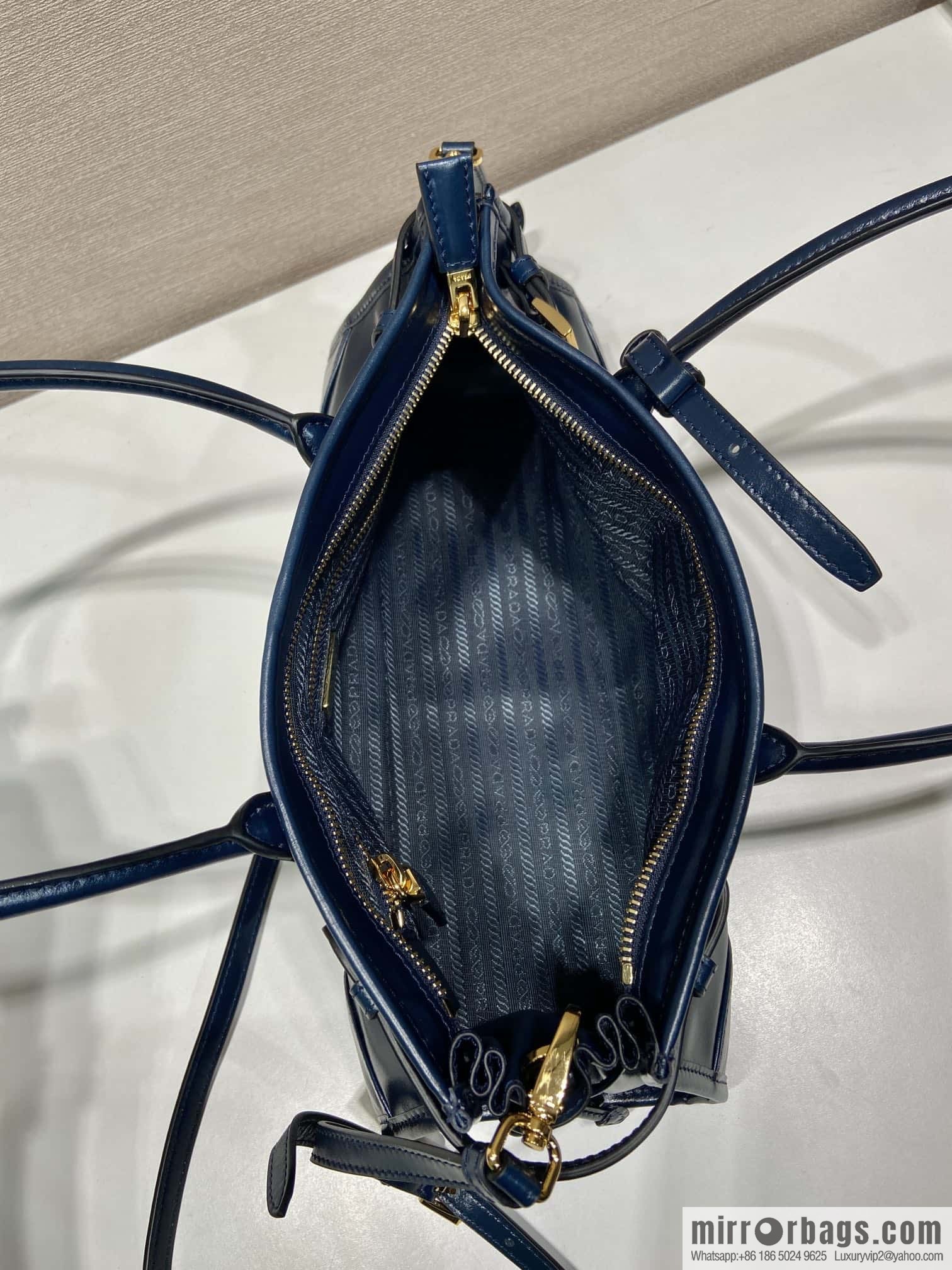 PRADA 🎉 LusSo lf oil wax leather 🎉 1BA426 small new color🎉🎉