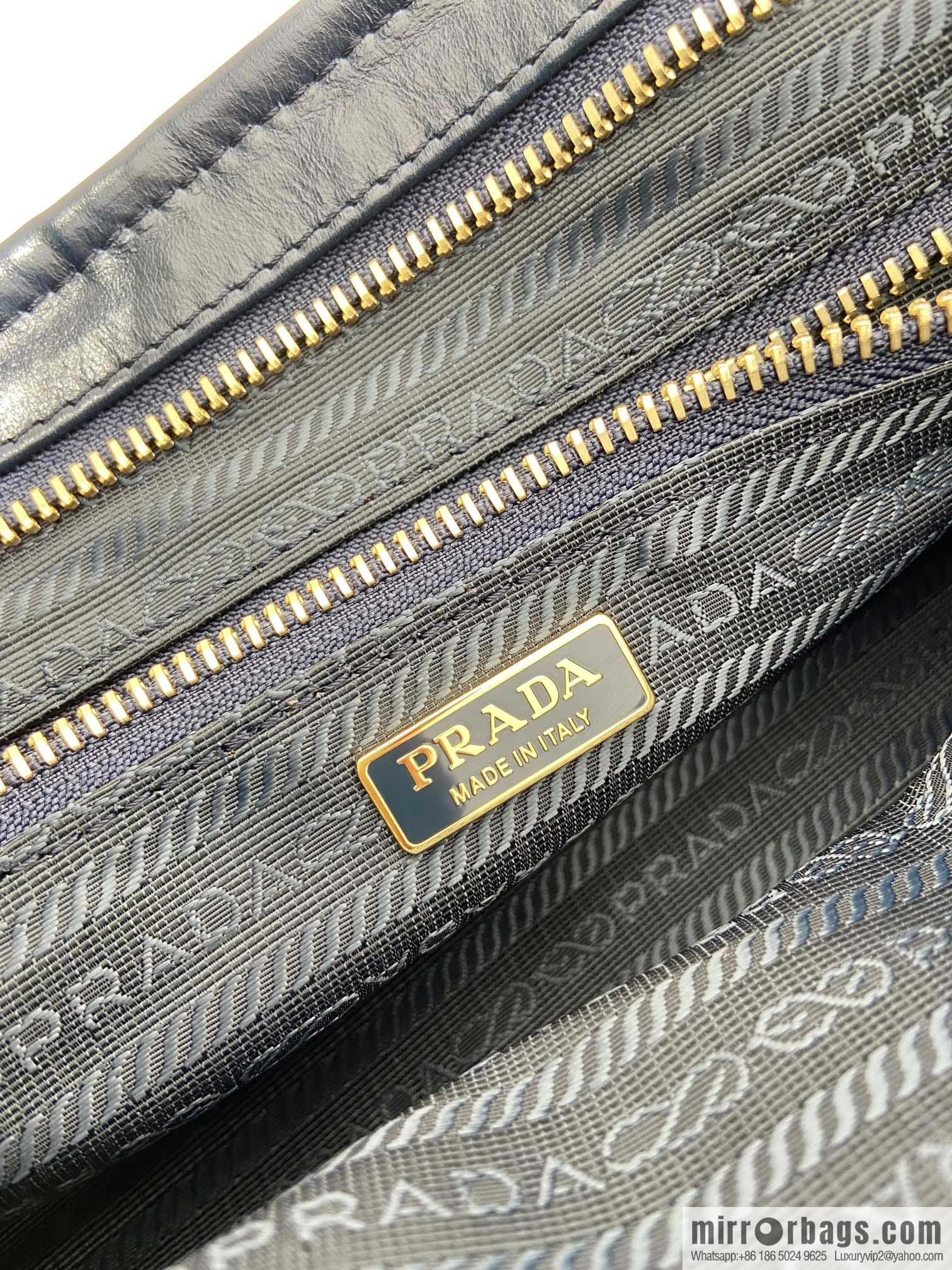 PRADA 🎉 LusSo lf oil wax leather 🎉 1BA426 small new color🎉🎉